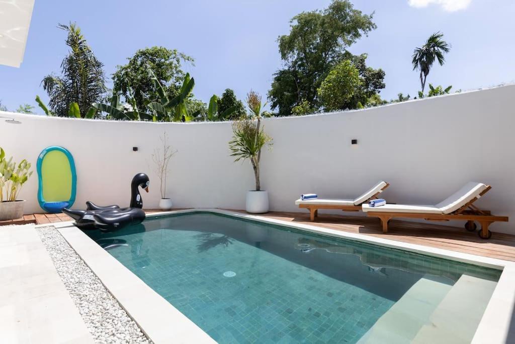 The R Villa Kaba - Incl. Motorbikes Seminyak Buitenkant foto