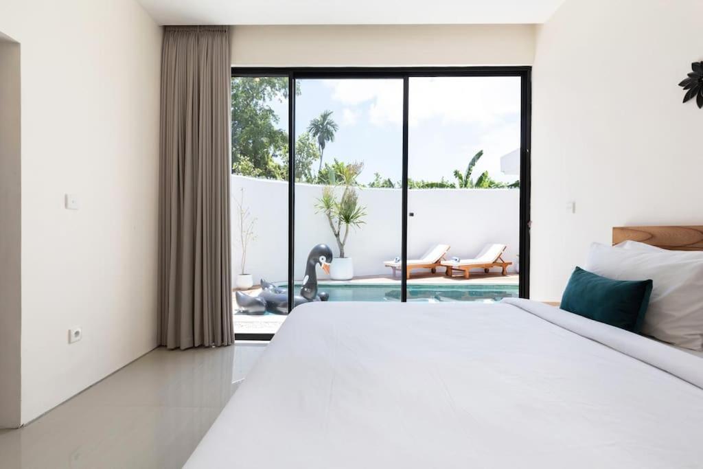 The R Villa Kaba - Incl. Motorbikes Seminyak Buitenkant foto